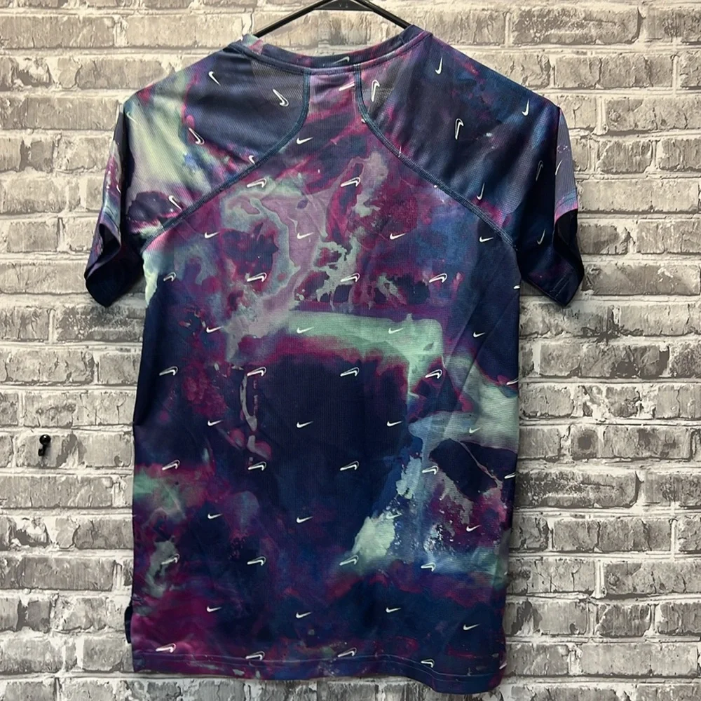 Boy’s‎ Nike T-shirt